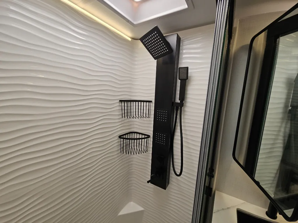2026 Brinkley Model G 3950, Bathroom photo 10