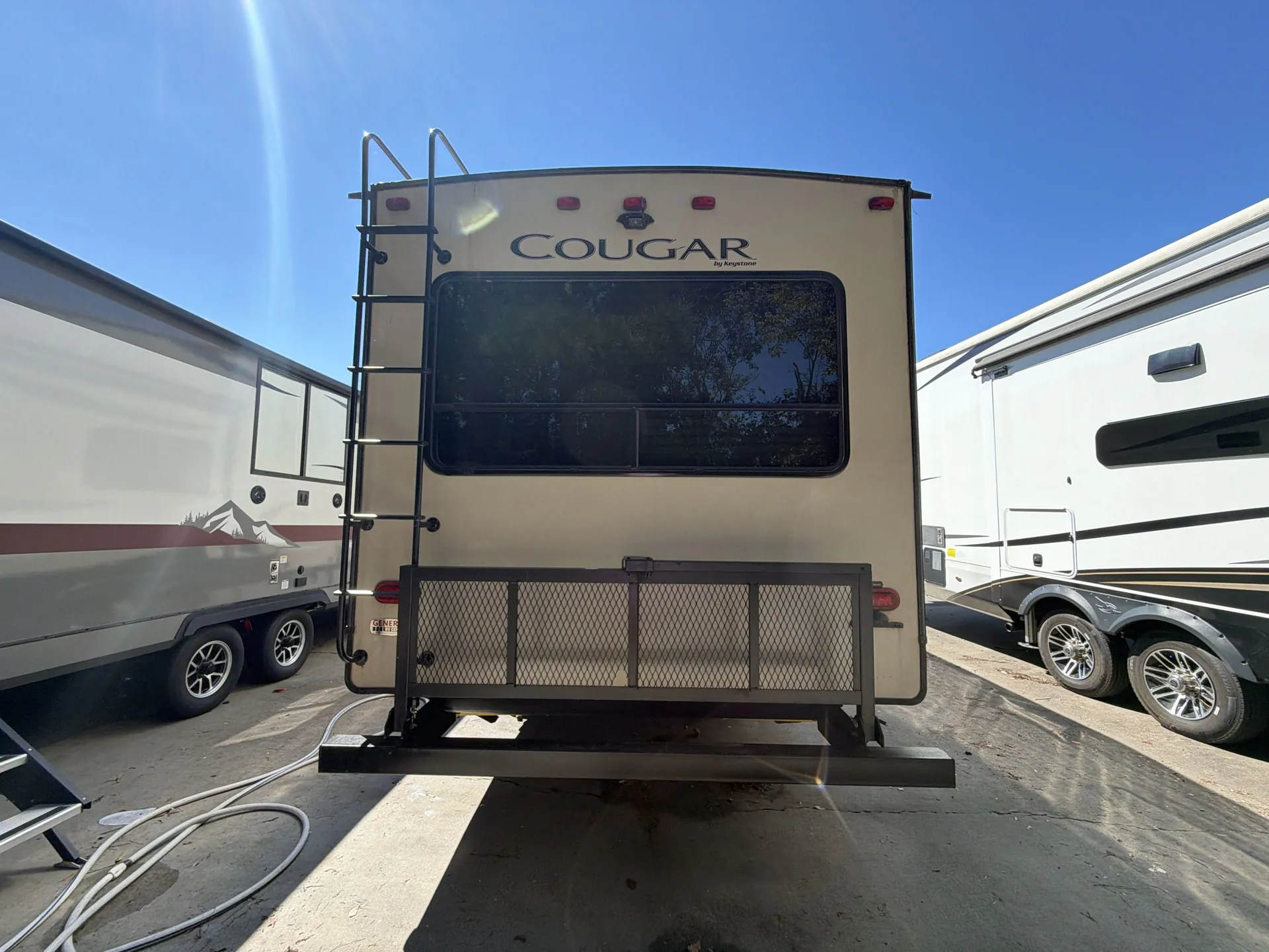 2018 Keystone Cougar Half-Ton 246RLSWE — living area main