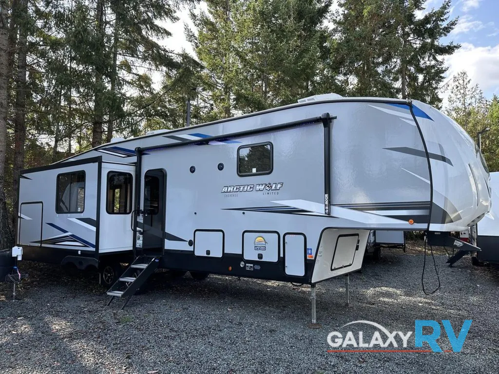 2022 Forest River Cherokee Arctic Wolf 3550 SUITE, Photos photo 4