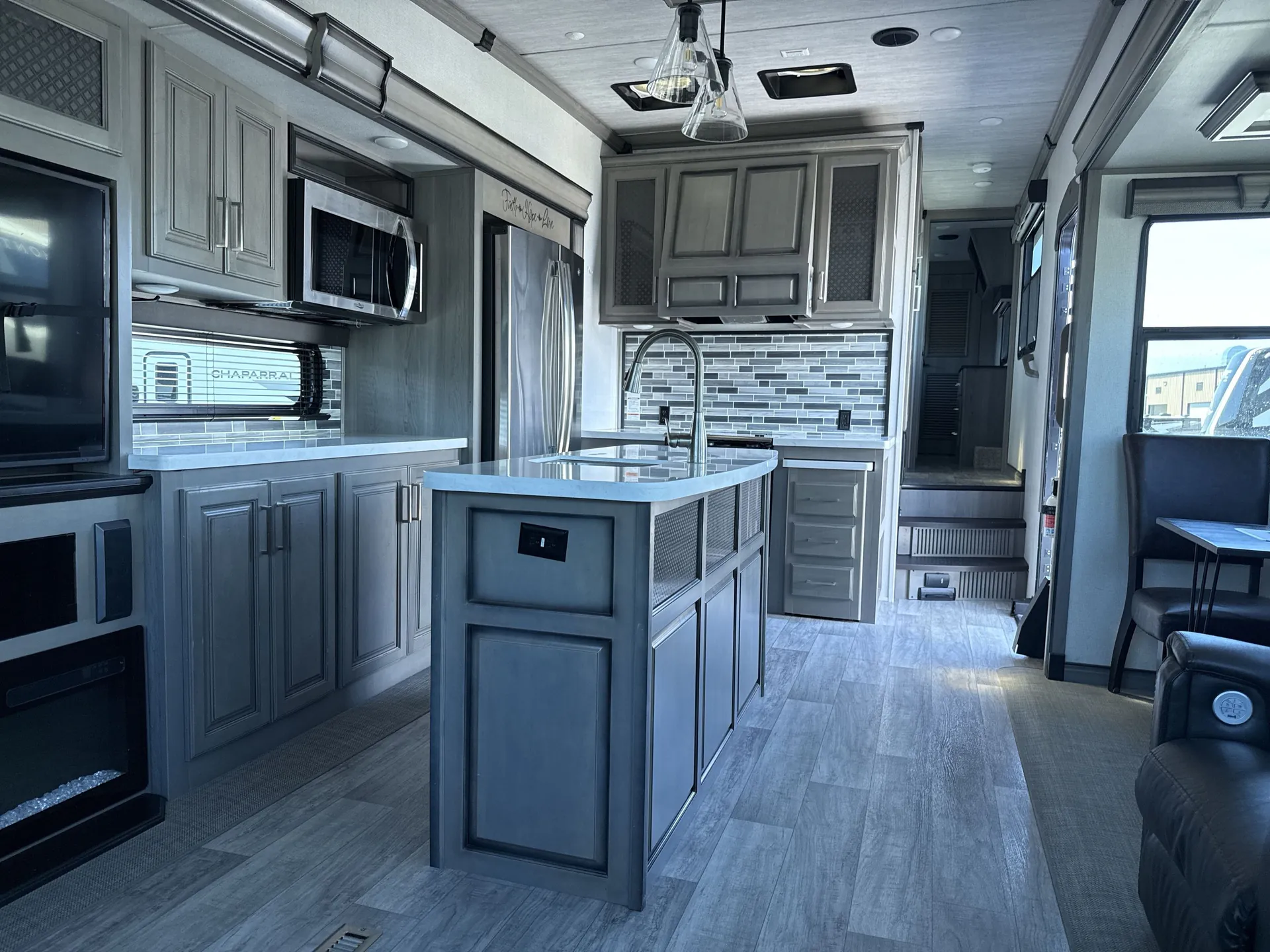 2021 Keystone Montana 3231CK - Photo 4