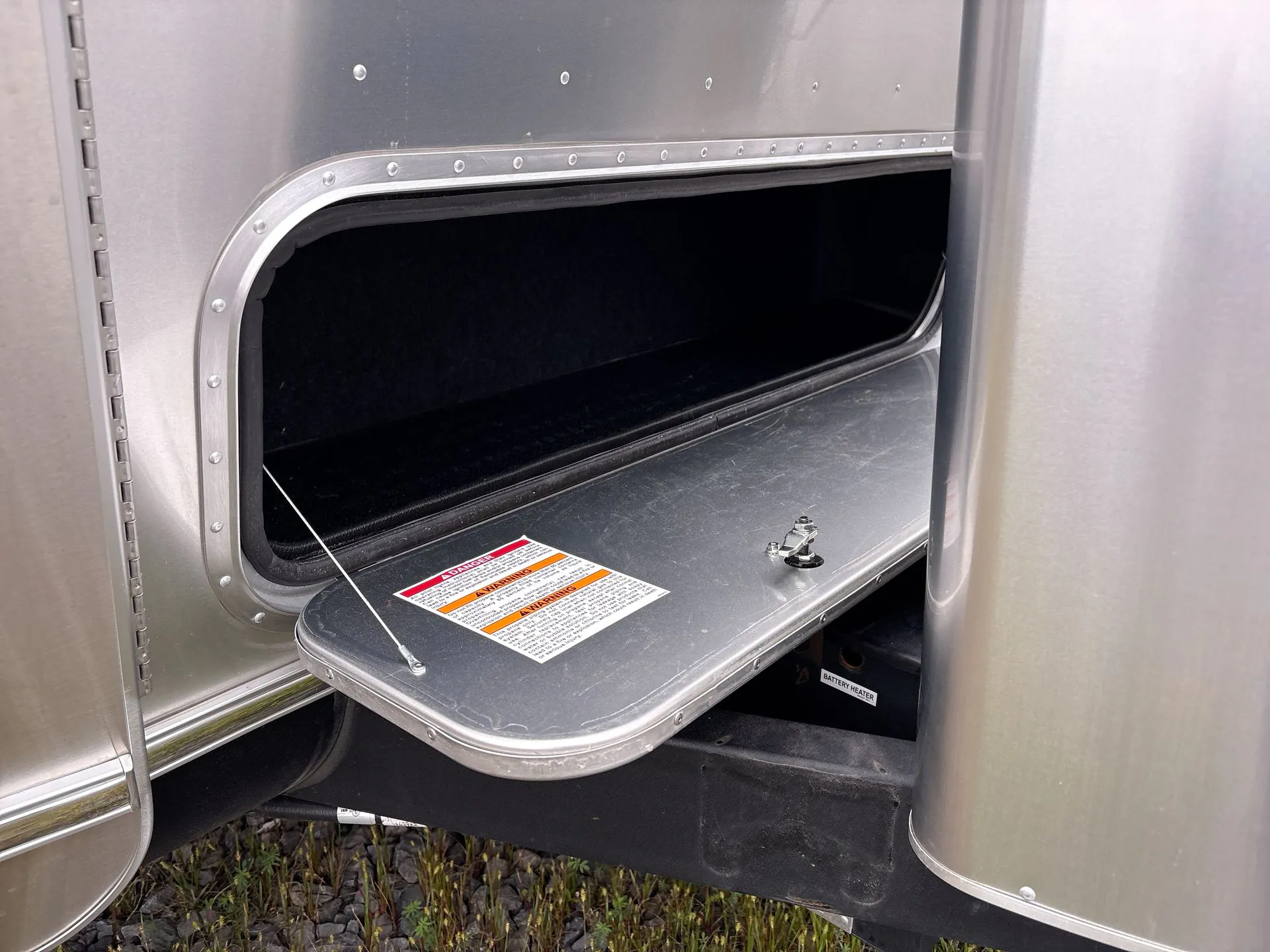 2025 Airstream Flying Cloud 25FB Twin - Photo 3