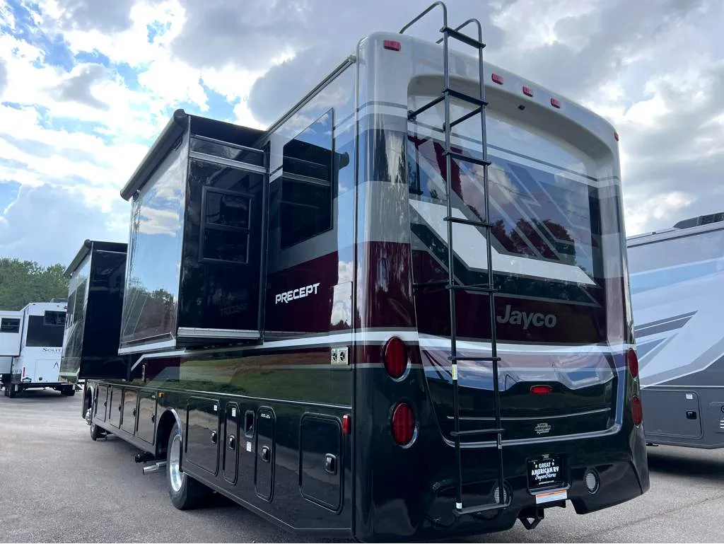 2027 Jayco Precept 36C - Photo 4