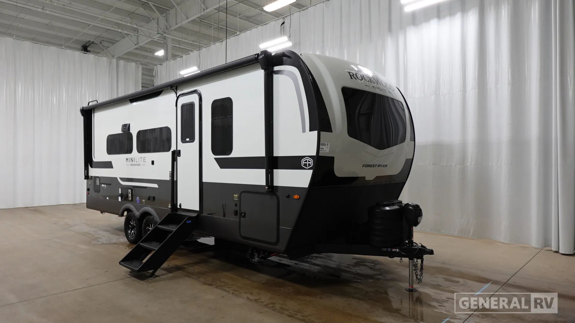 2027 Forest River Rockwood Mini Lite 2524FBT