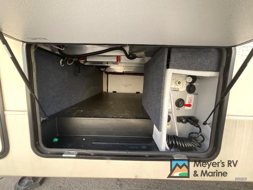 2018 Forest River Wildcat 34WB, Photos photo 14