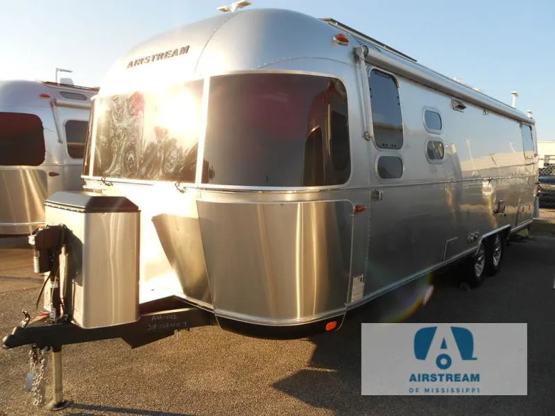 2026 Airstream Classic 28RB - Photo 3