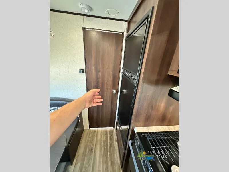2020 Jayco Jay Flight SLX 8 Used    232RB Nice and Light Couples Unit - Photo 3