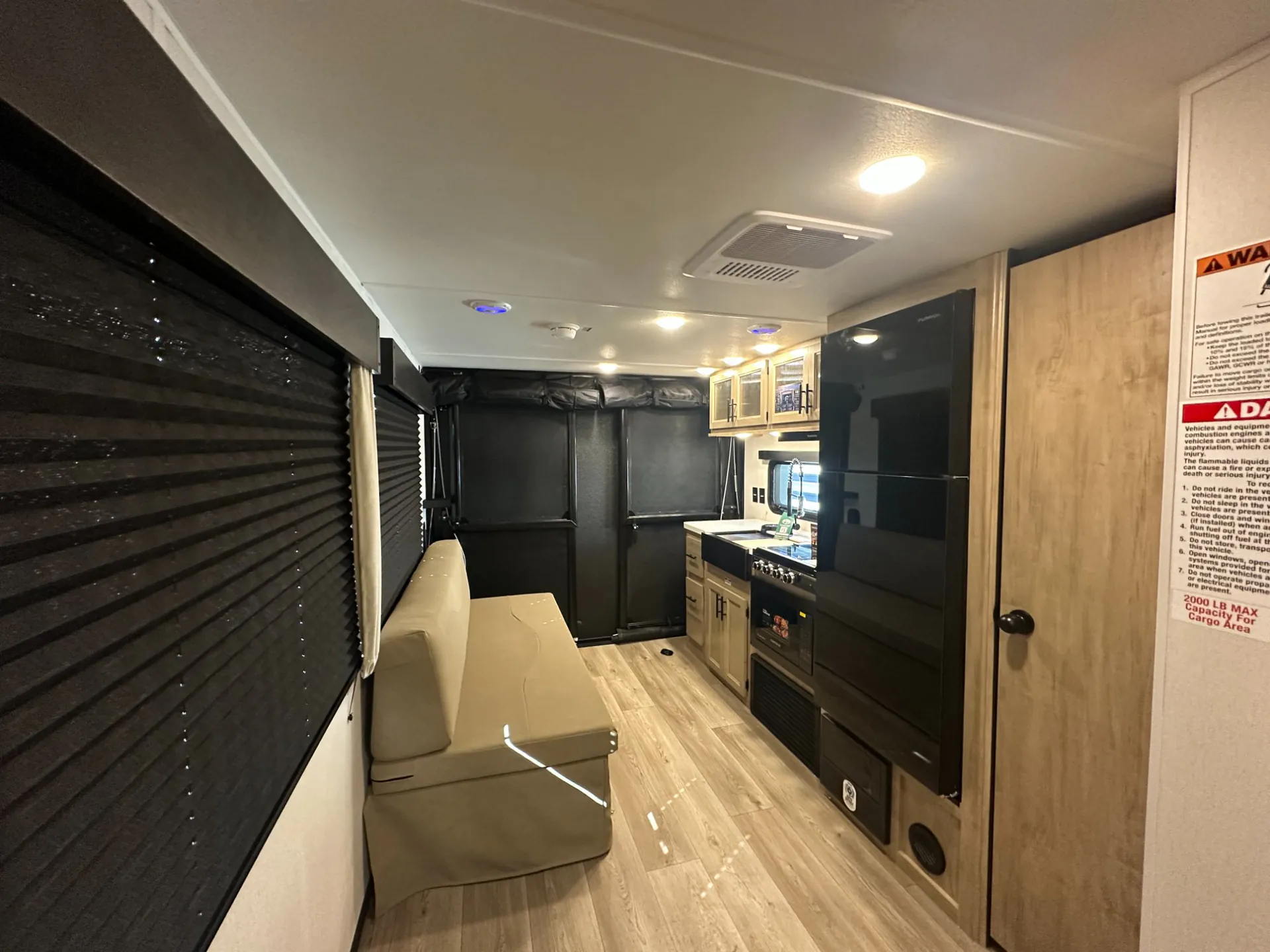 2027 Forest River Cherokee Grey Wolf Black Label 18RRBL — Photo 6