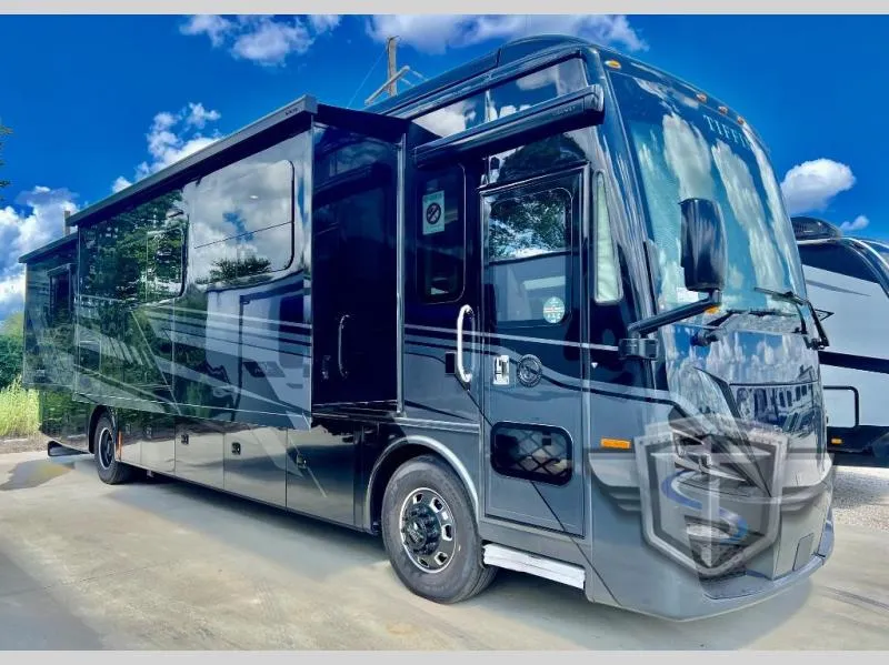 2026 Tiffin Phaeton 40 IH - Photo 2