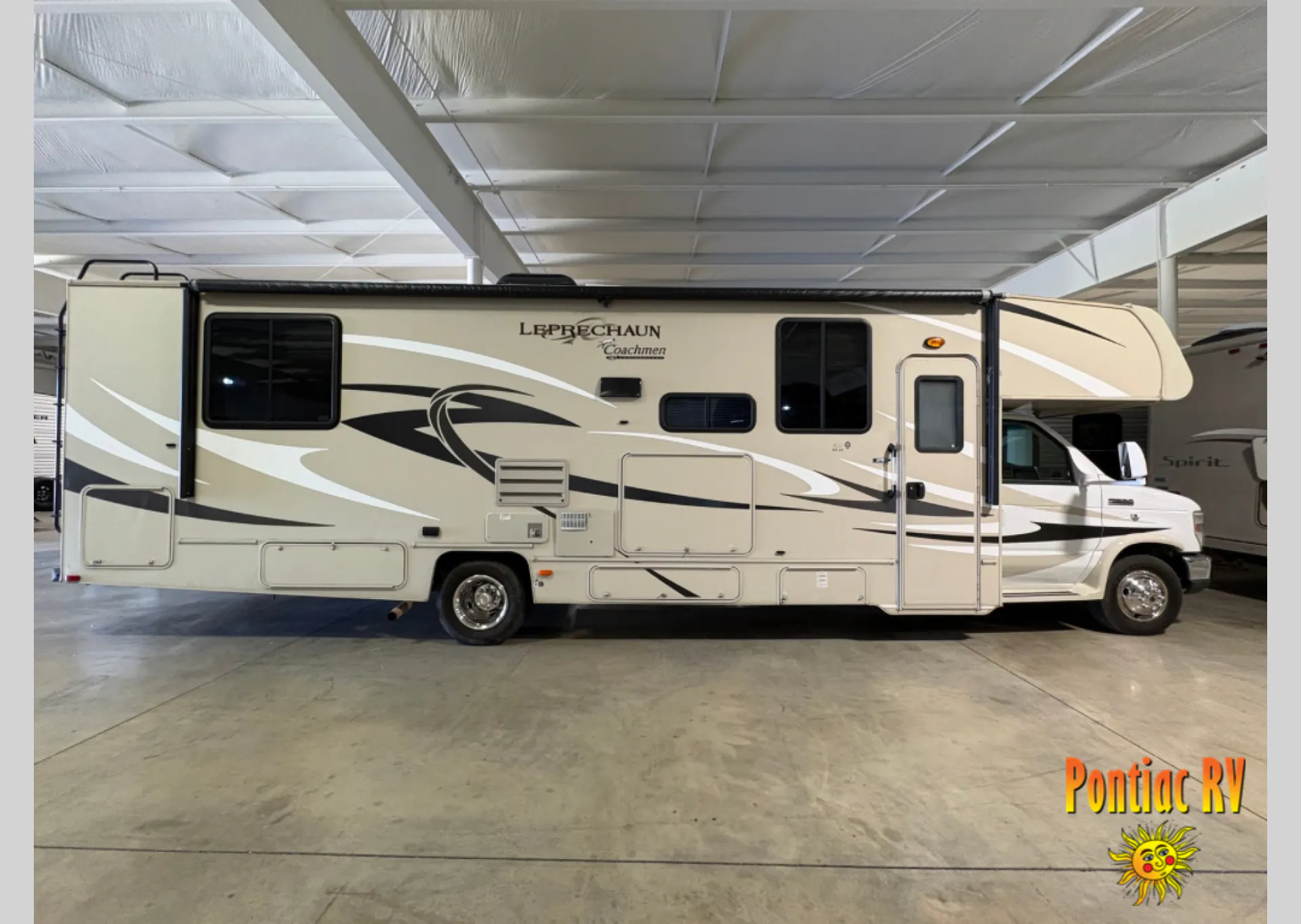2014 Coachmen Leprechaun 319DS - Photo 2
