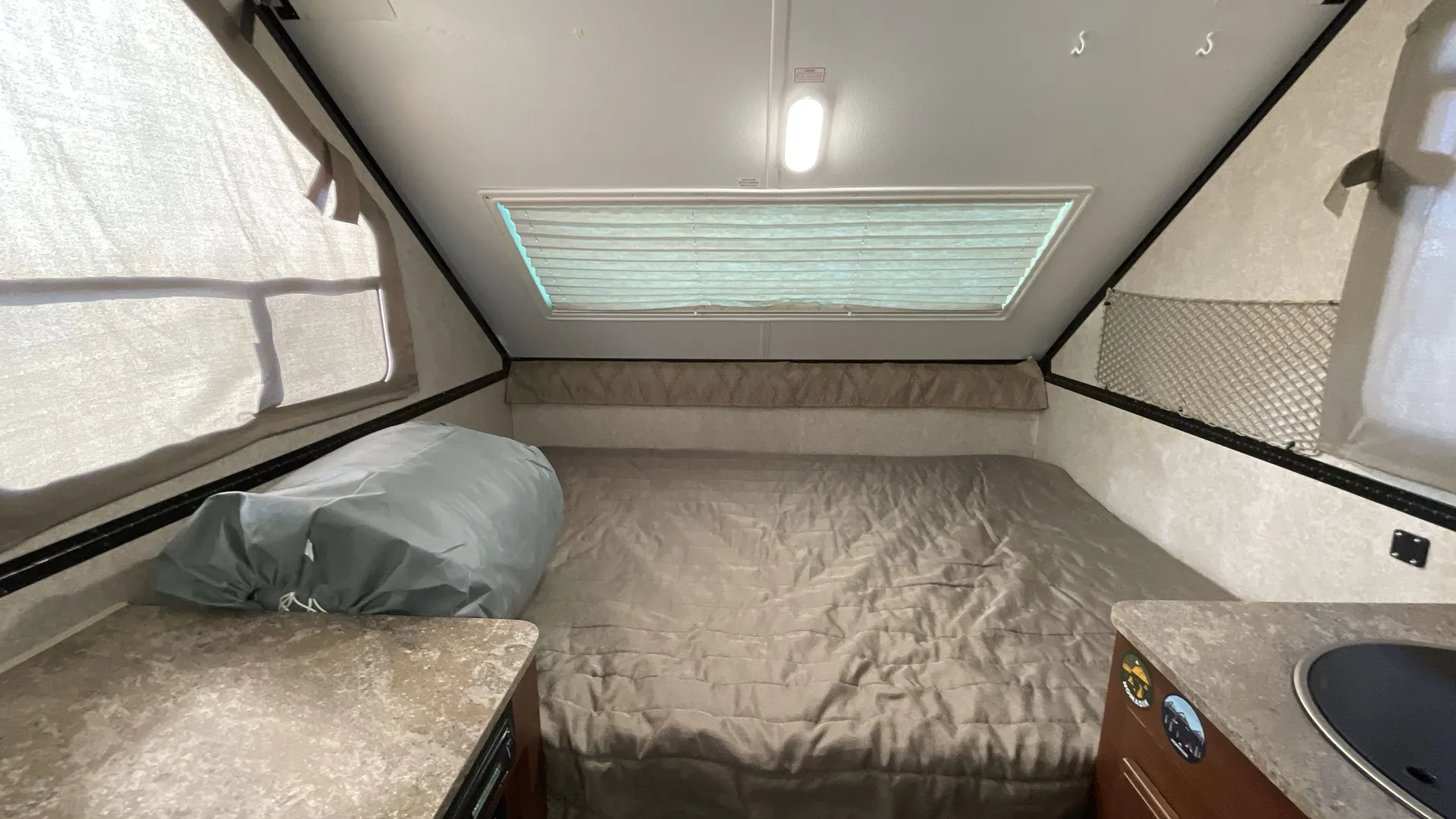 2016 Forest River Flagstaff Hard Side T19QBHW — living area main