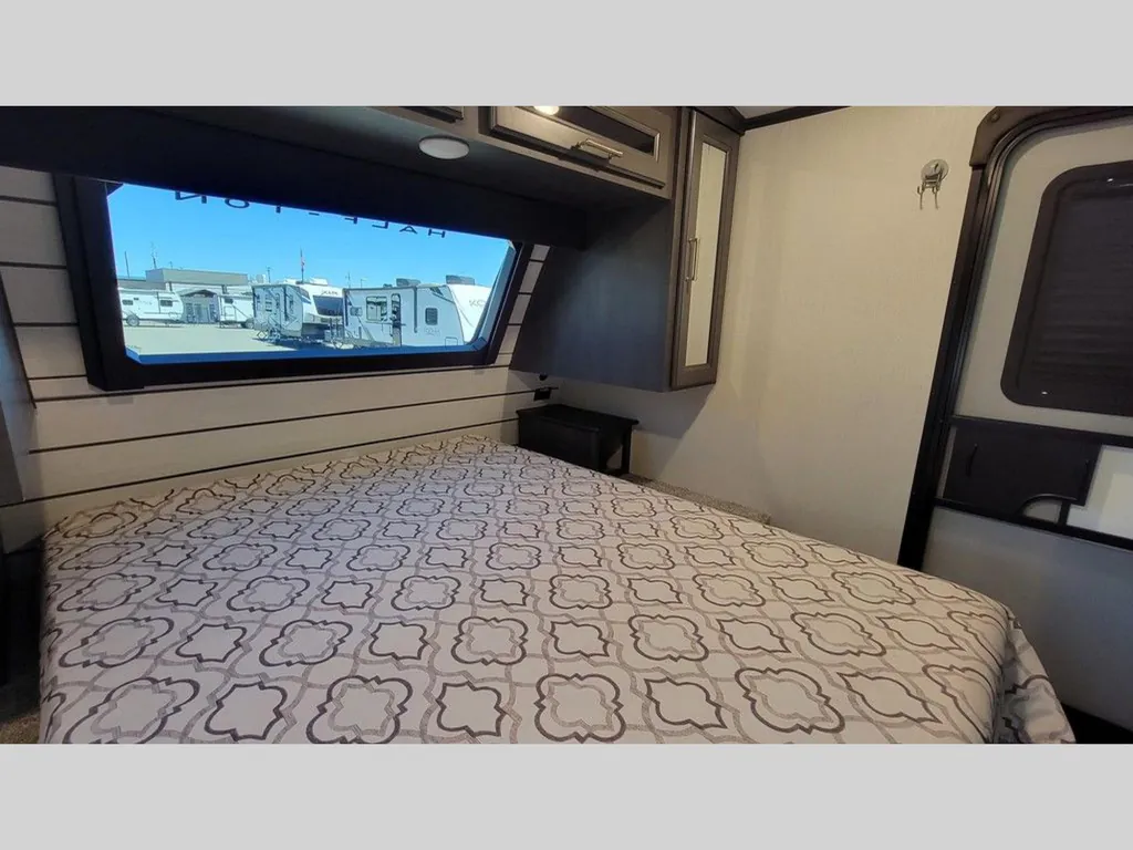 2024 Keystone RV Cougar Half-Ton 30BHS, Photos photo 25