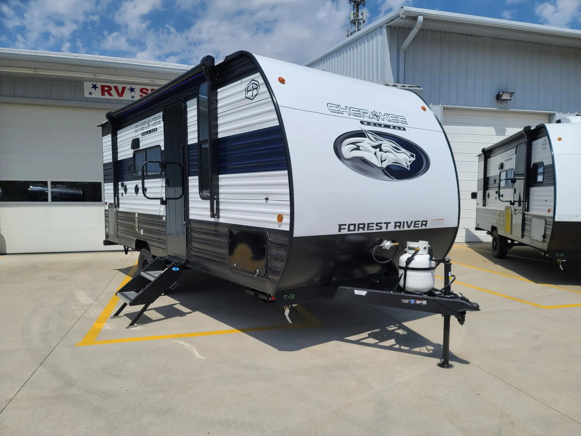 2026 Forest River Cherokee Wolf Pup 16KHW - Photo 2