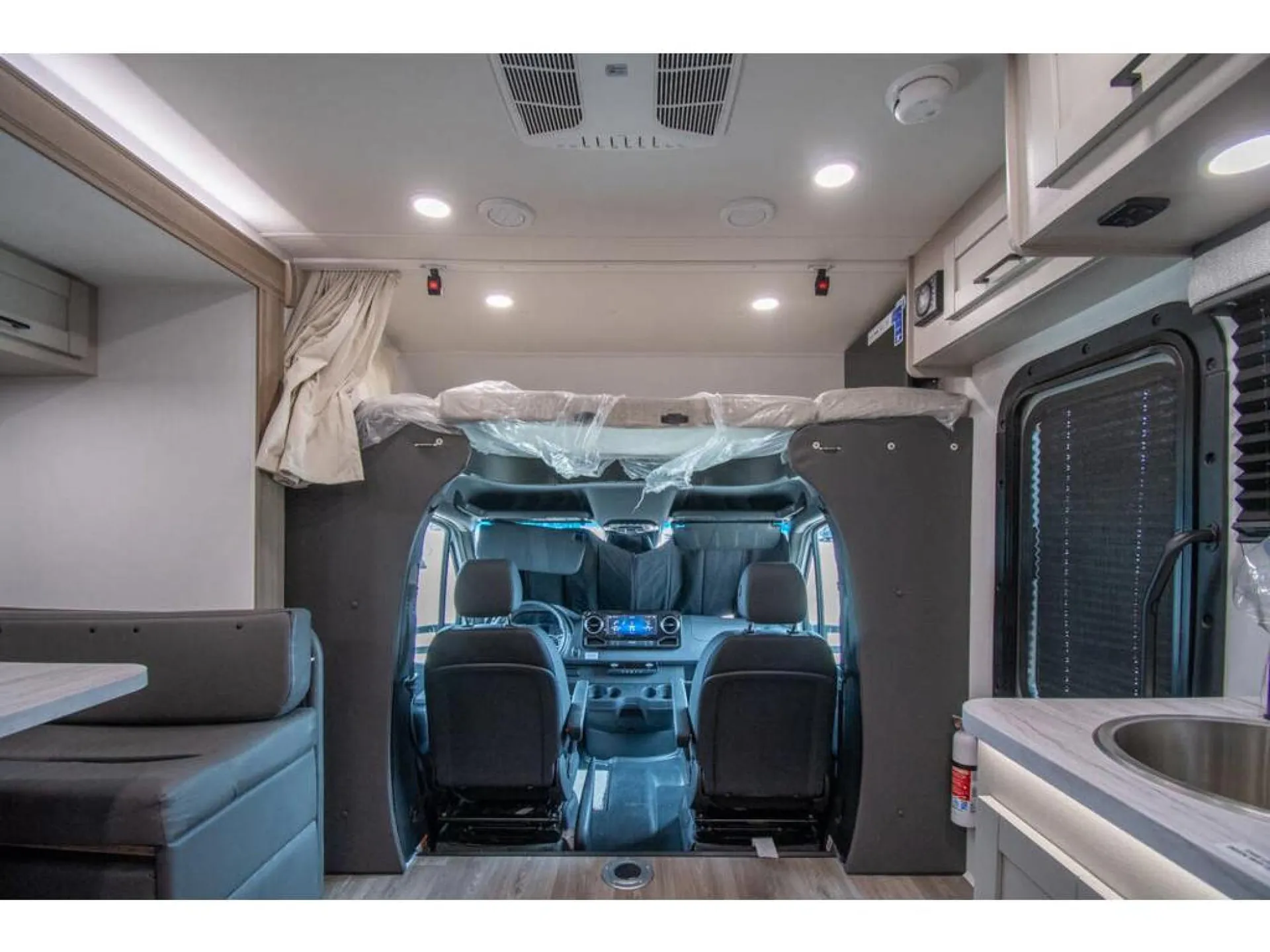 2026 Entegra Coach Qwest SE 24L - Photo 4