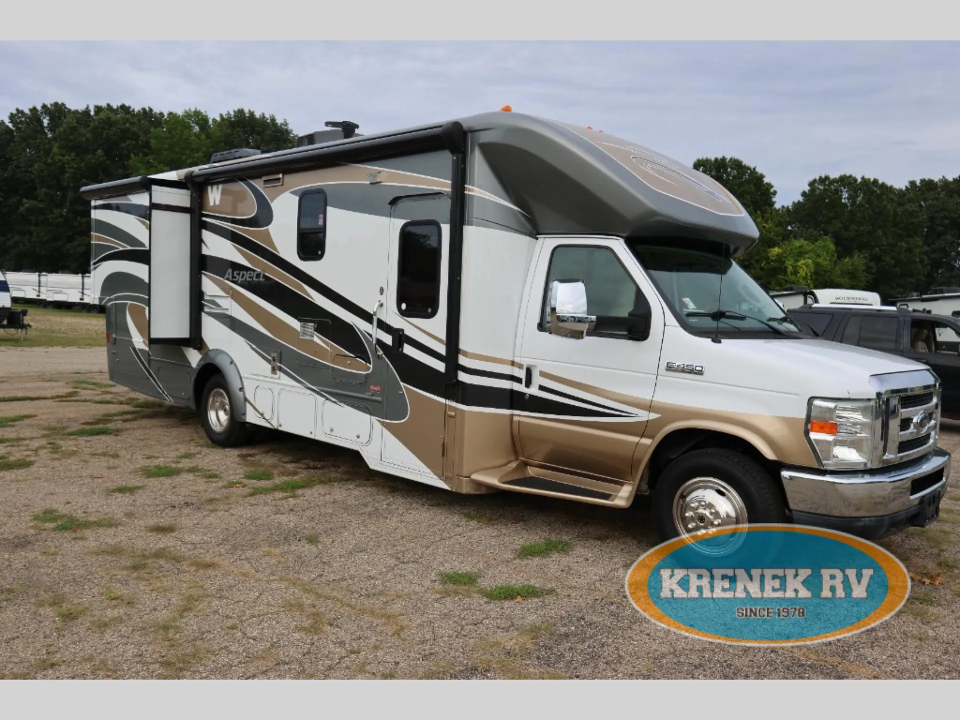 2013 Winnebago Aspect 27K - Photo 2