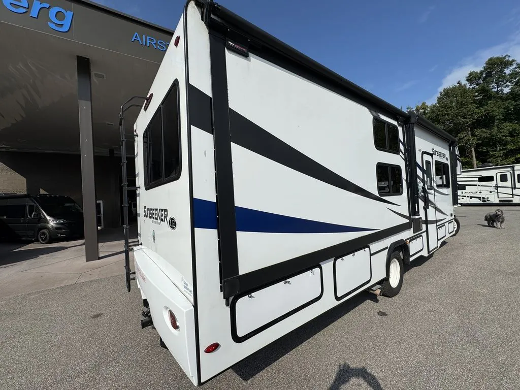 2022 Forest River Sunseeker 3250DS LE - Photo 4