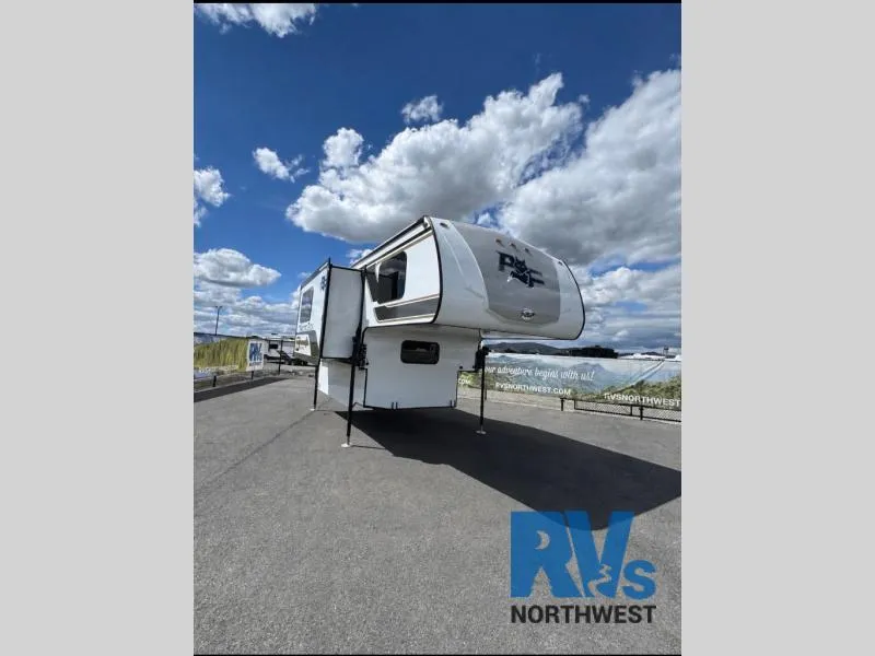 2027 Northwood Arctic Fox Camper 990 - Photo 2
