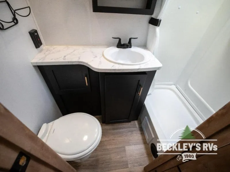 2022 Keystone Outback Ultra-Lite 221UMD - Photo 4