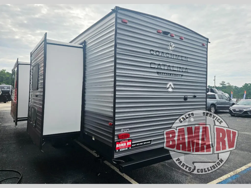 2027 Coachmen Catalina Legacy Edition 333DBDSCK, Photos photo 4