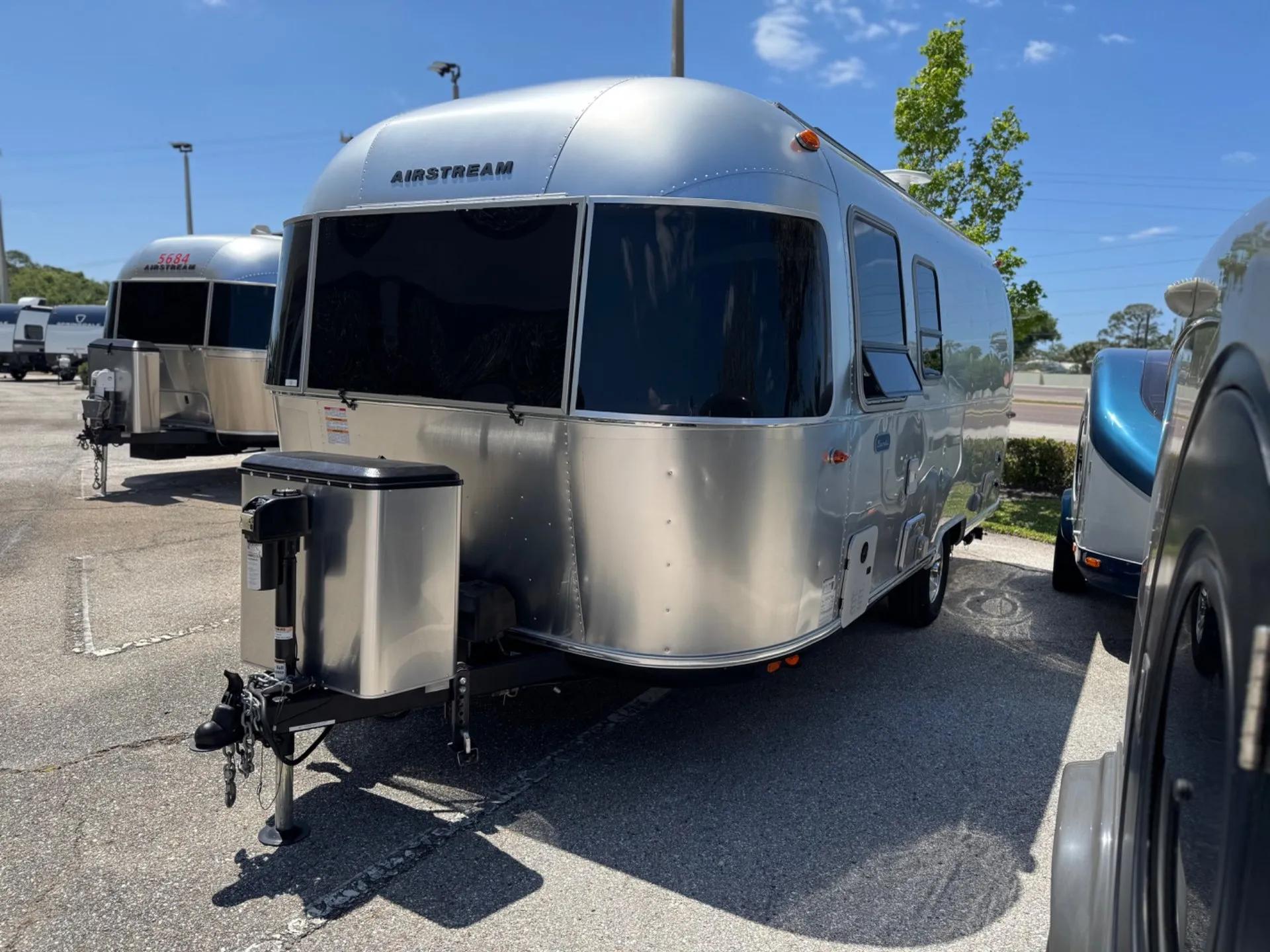 2024 Airstream Bambi 22FB - Photo 3