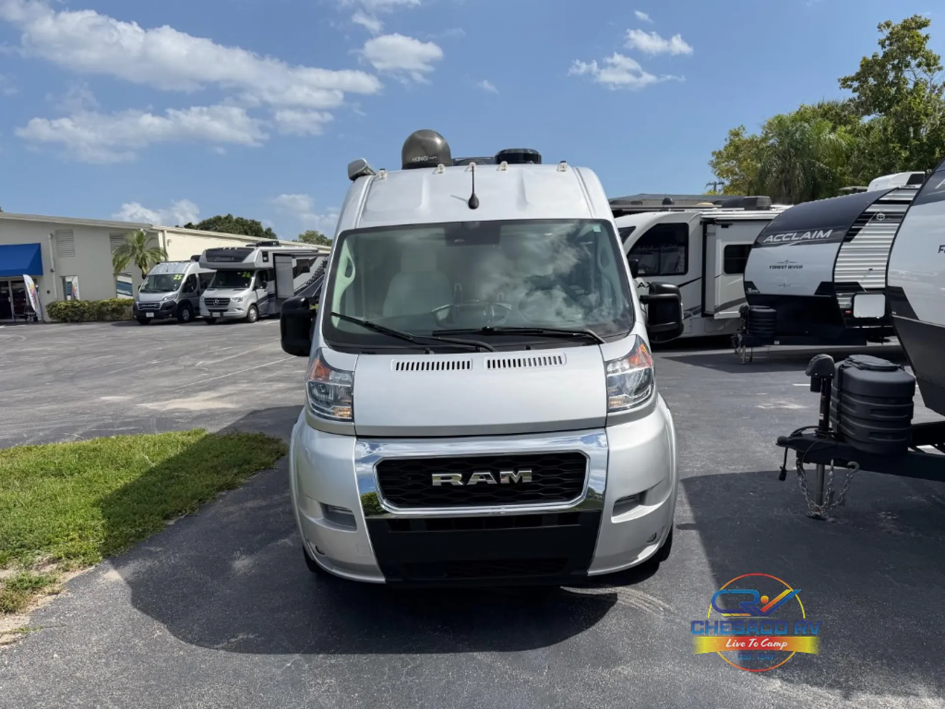 2023 Thor Motor Coach Tellaro 20K - Photo 3