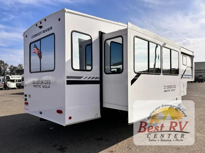 2026 Forest River Cherokee Arctic Wolf 3250SUITE - Photo 4
