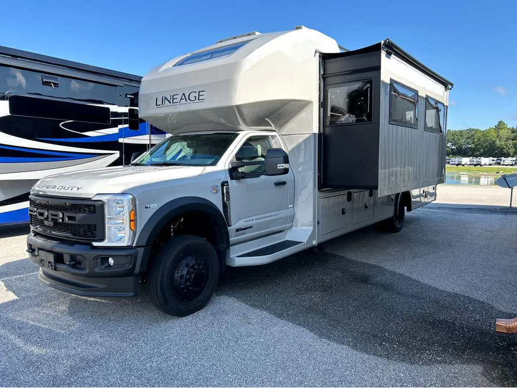 2026 Grand Design Lineage Series F 31ZW - Photo 4