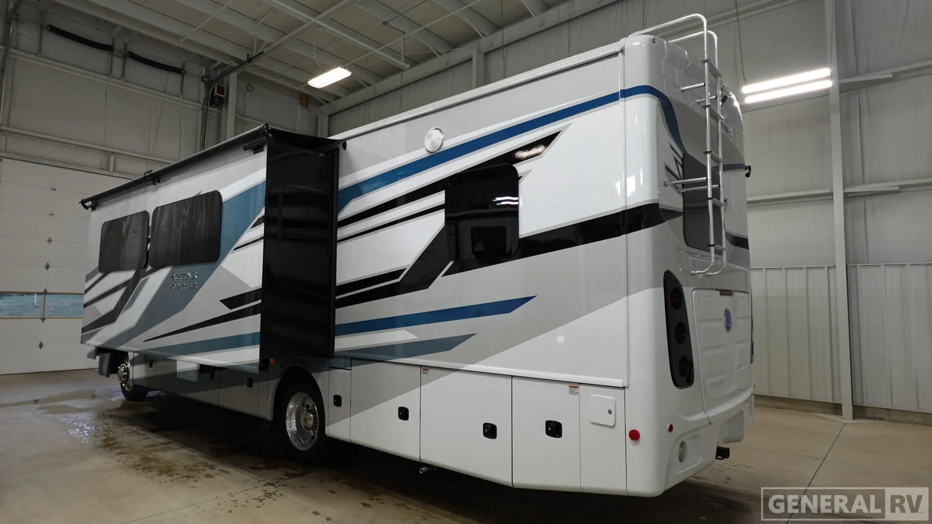 2026 Holiday Rambler Vacationer 33C - Photo 4