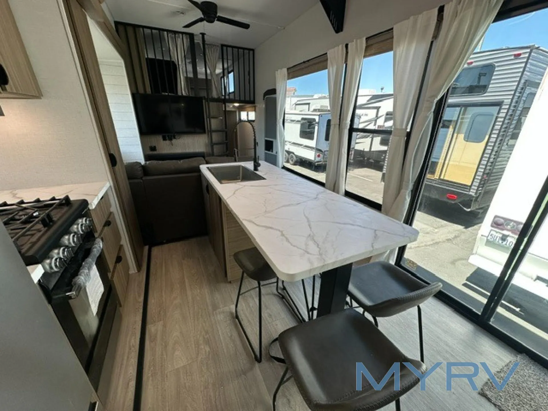 2027 Forest River Salem Villa 40ZZZ — Photo 5