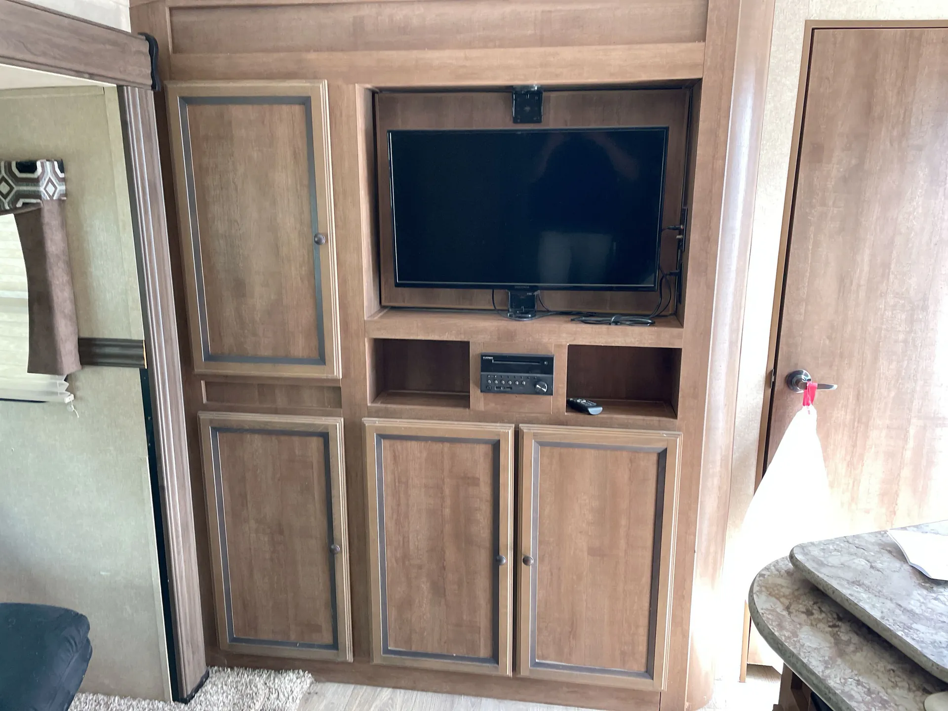2015 Cruiser RV Radiance 22RBDS — living area main