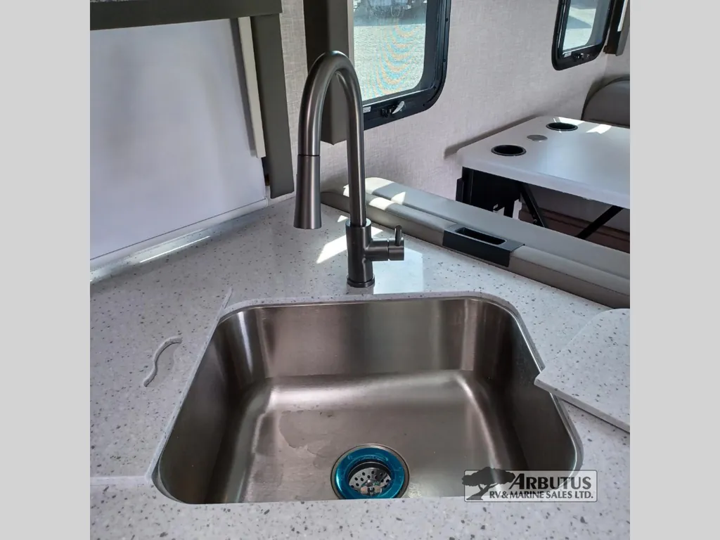 2024 Thor Motor Coach Echelon LF31, Photos photo 20