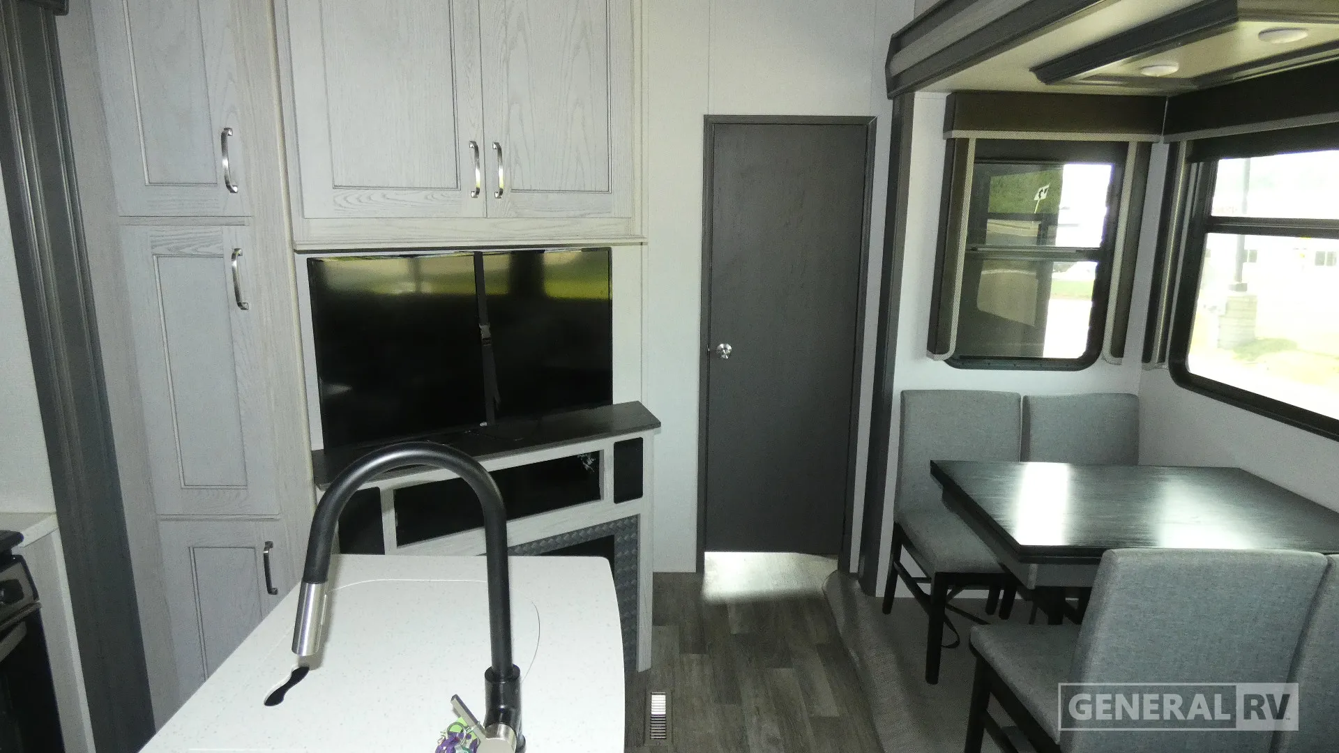 2021 Keystone Montana High Country 362RD - Photo 3
