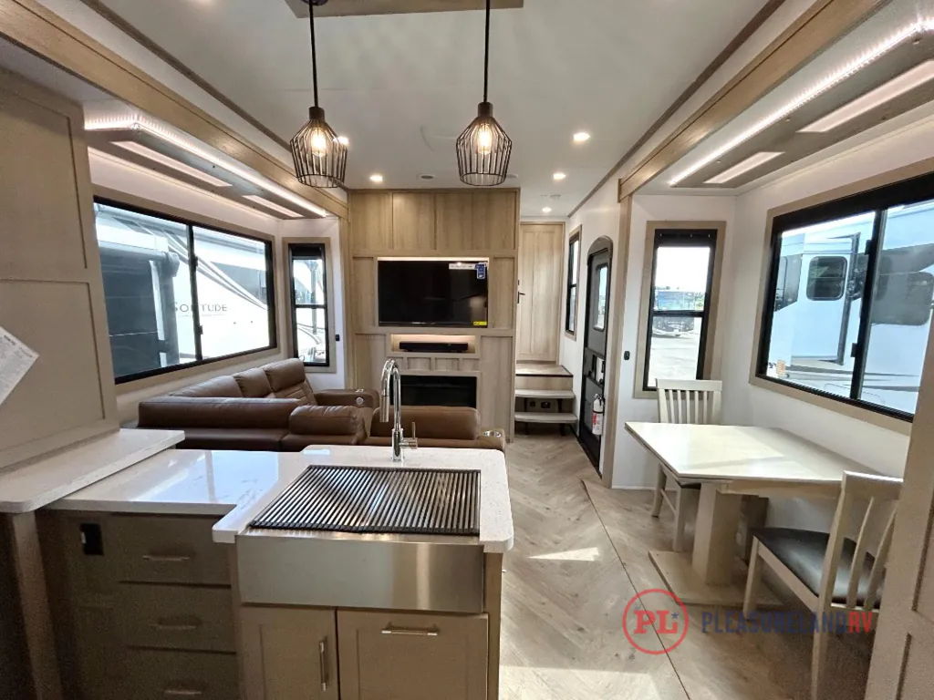 2026 Keystone Raptor 433, Photos photo 20