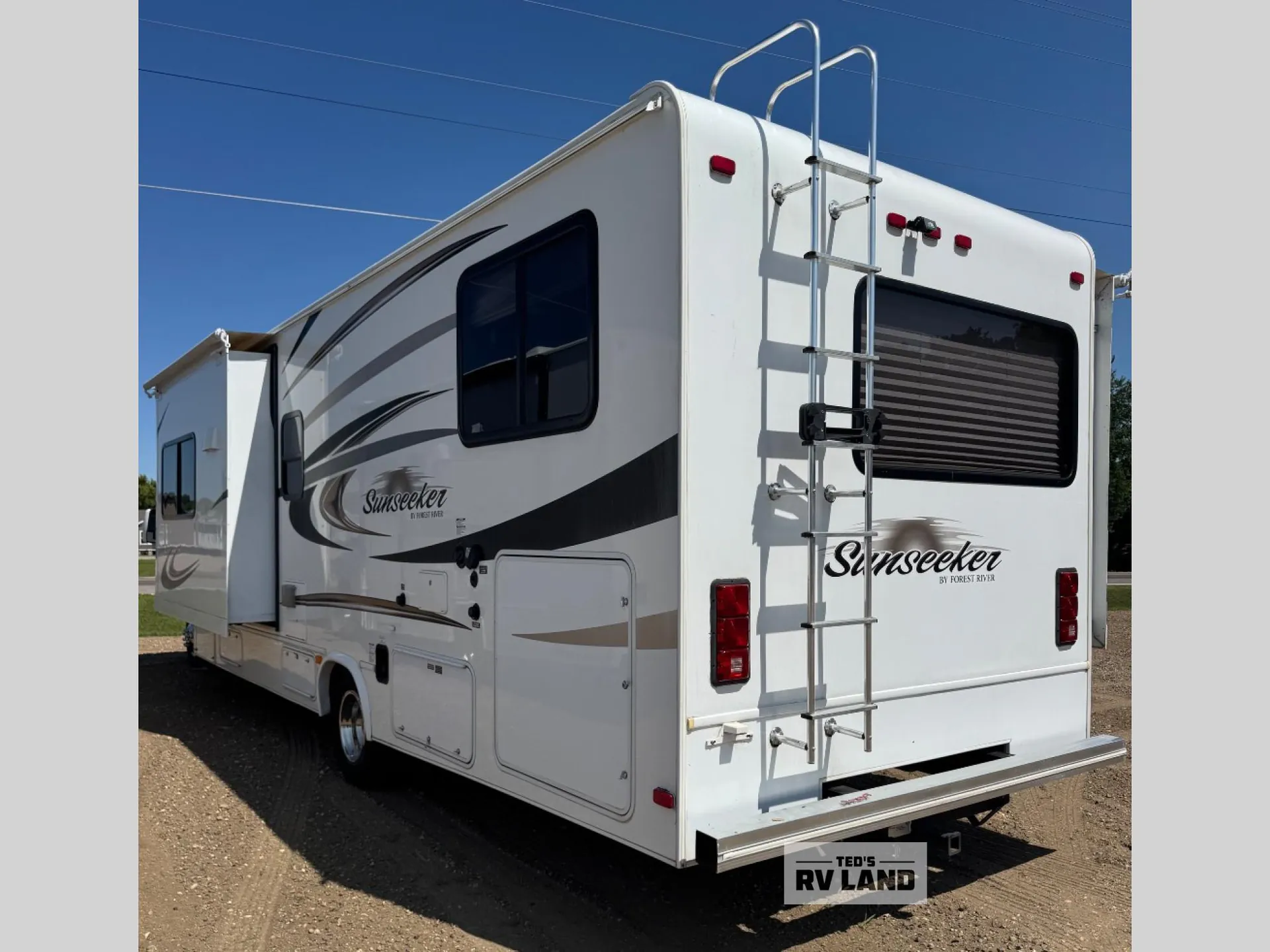2015 Forest River Sunseeker 3170DS — Photo 7