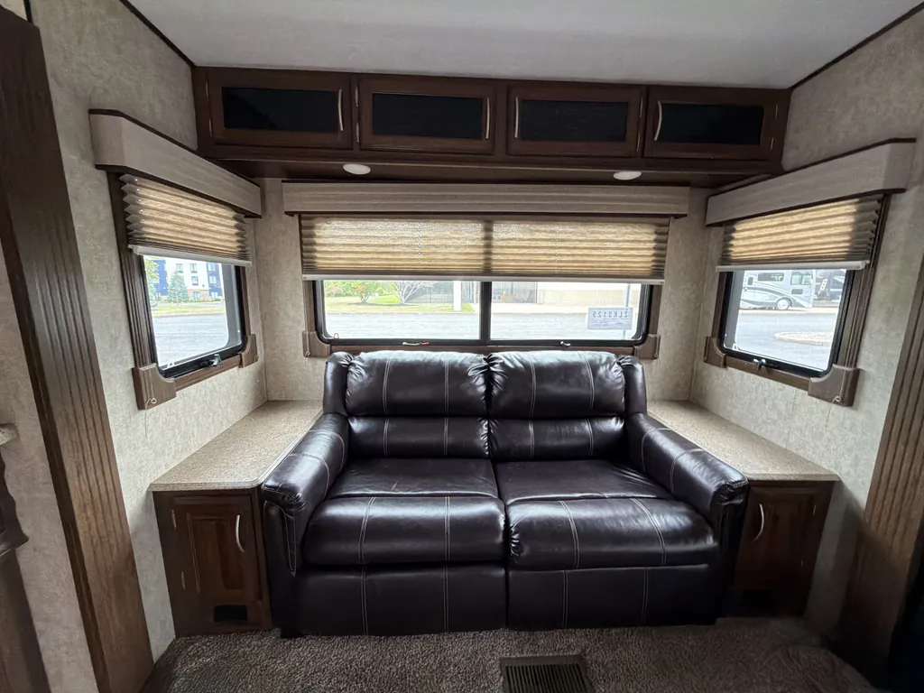 2017 Prime Time Crusader 295RST, Photos photo 10