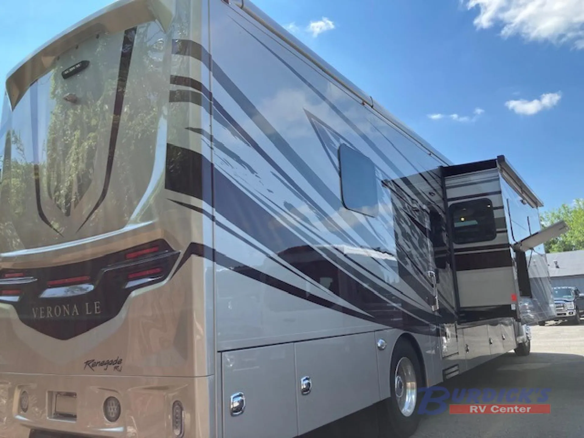2026 Renegade RV Verona LE 40LRB - Photo 4