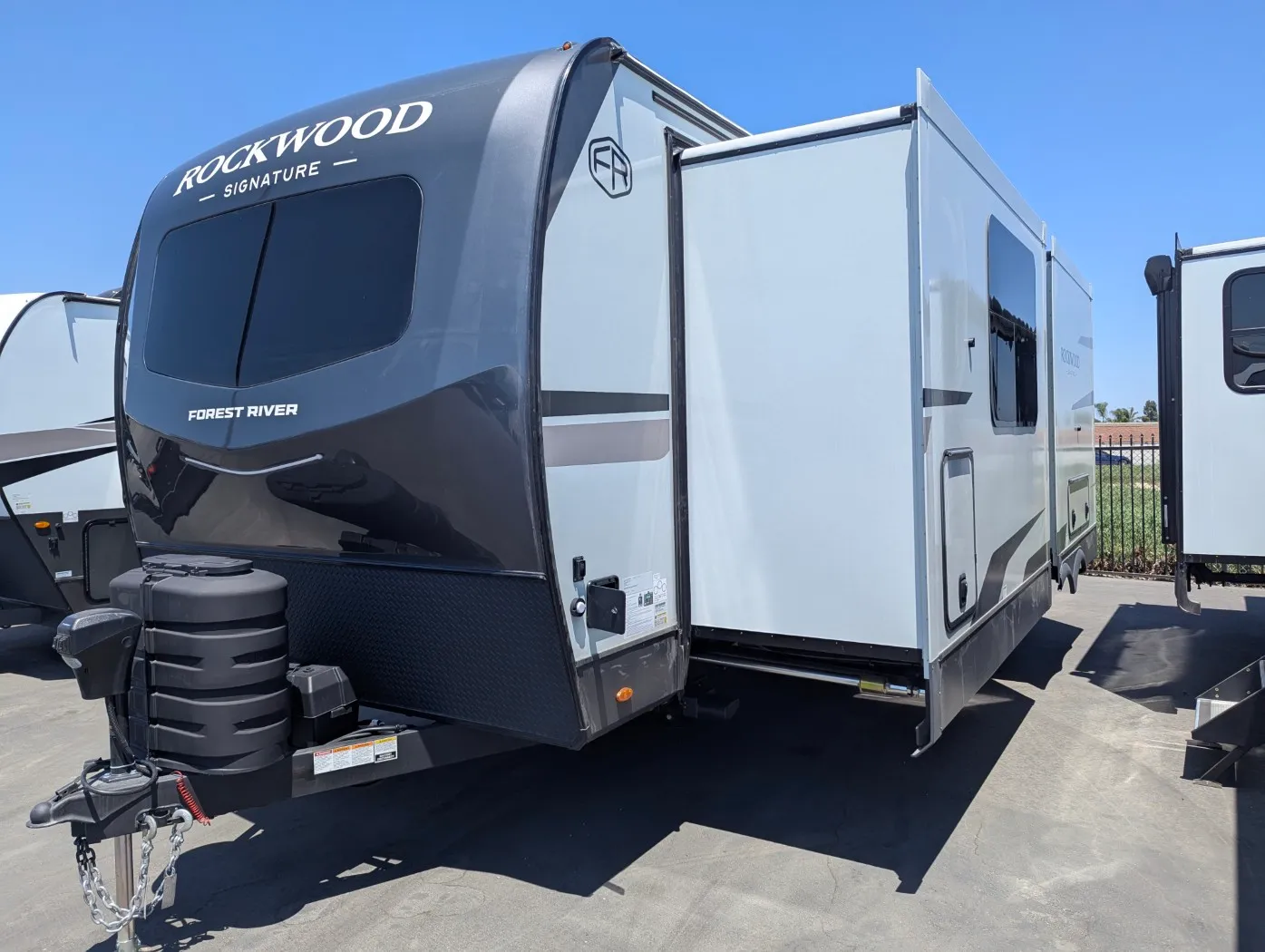 2026 Forest River Rockwood Signature 8263MBR - Photo 4
