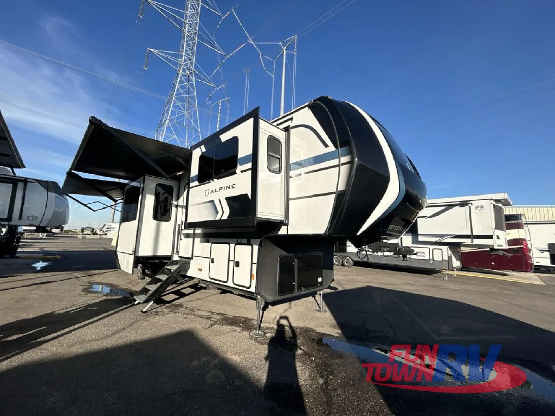 2026 Keystone Alpine 3710FL - Photo 2