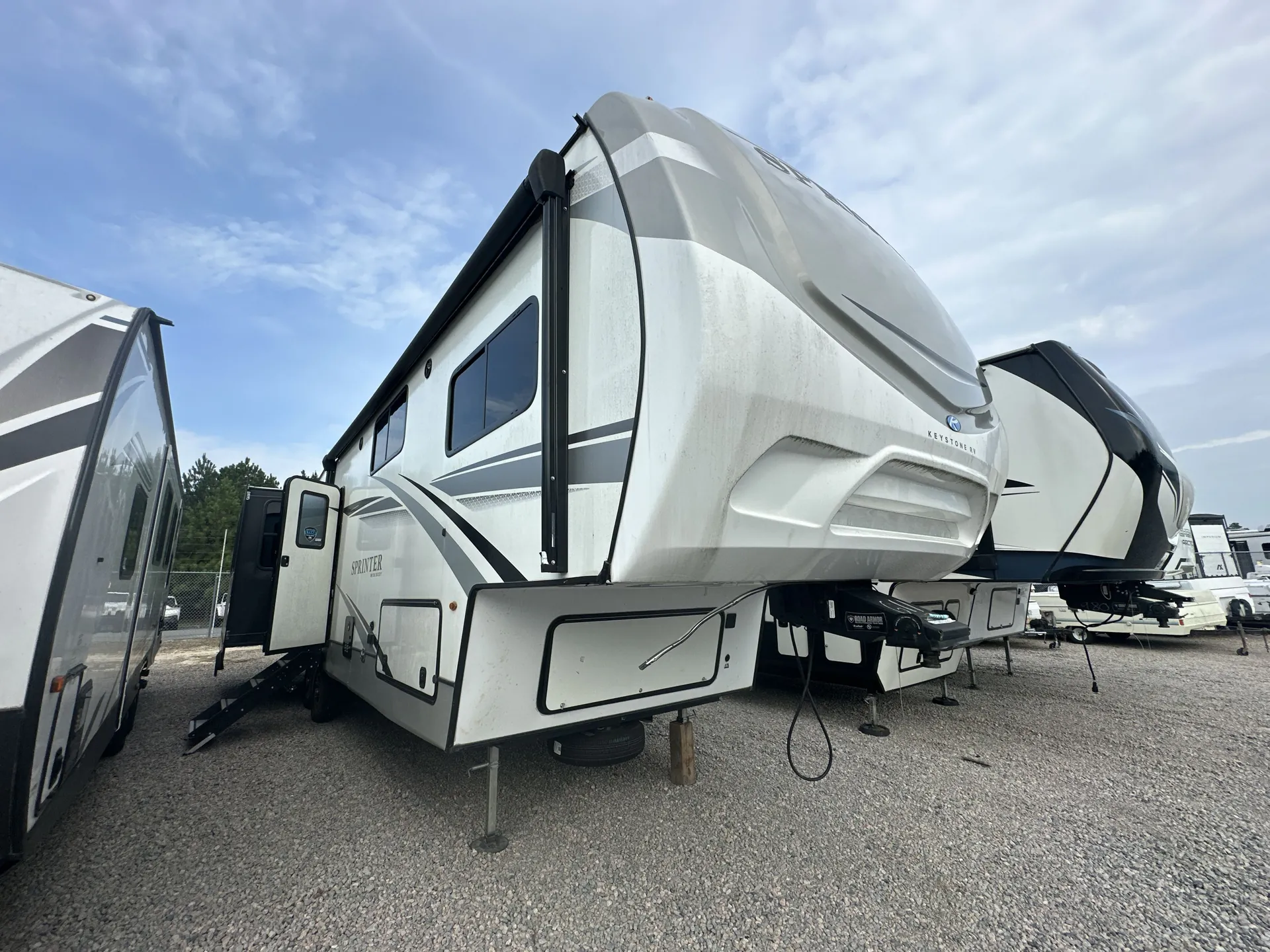 2023 Keystone Sprinter 31MB - Photo 2
