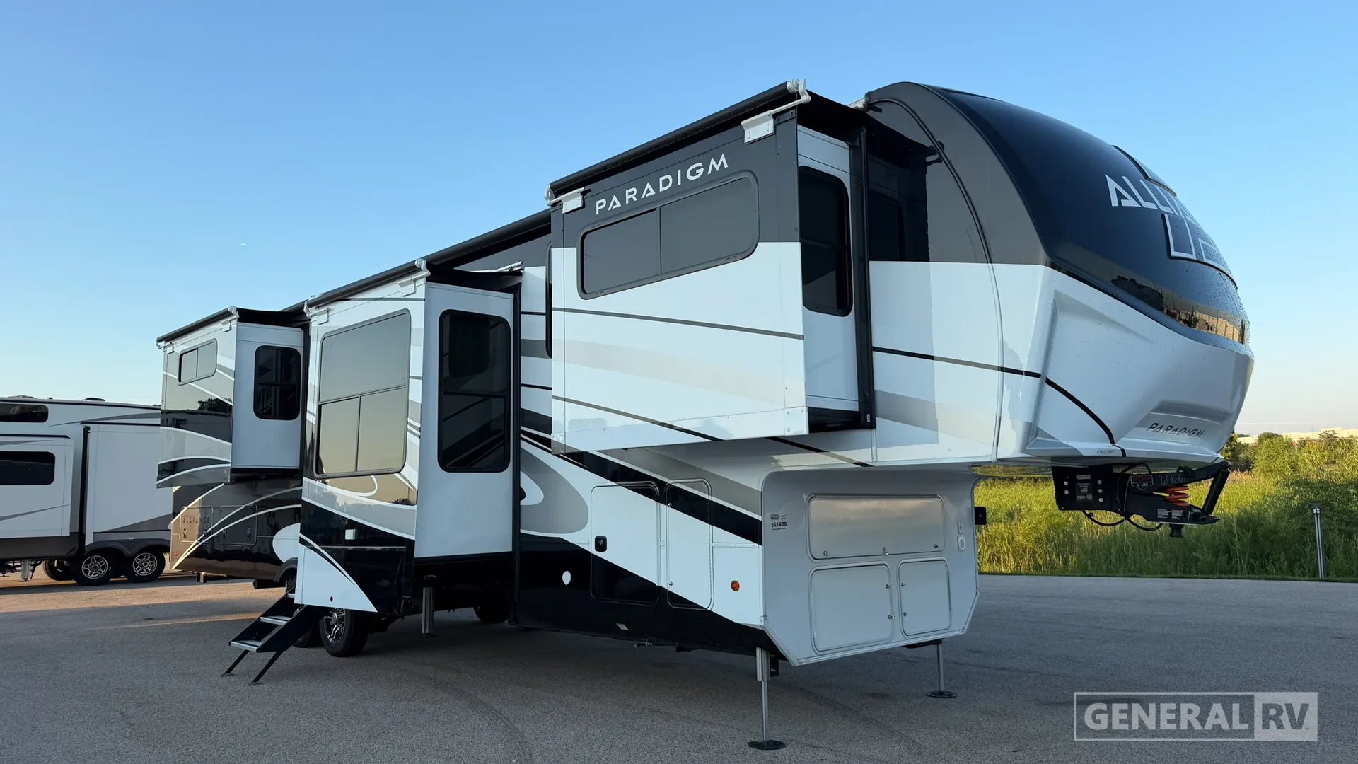 2026 Alliance RV Paradigm 385FL - Photo 2