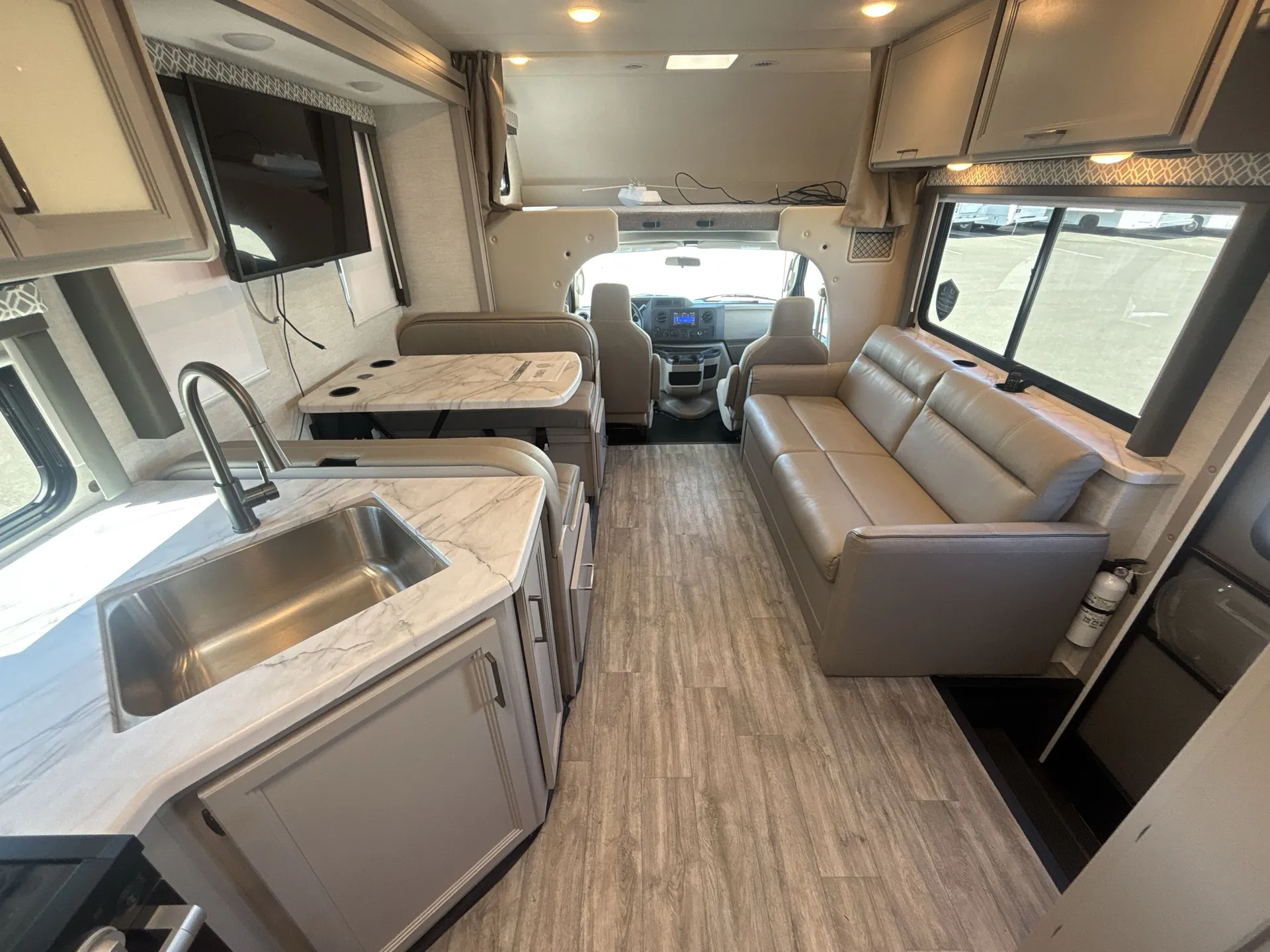 2024 Thor Motor Coach Coleman 31CM — living area main