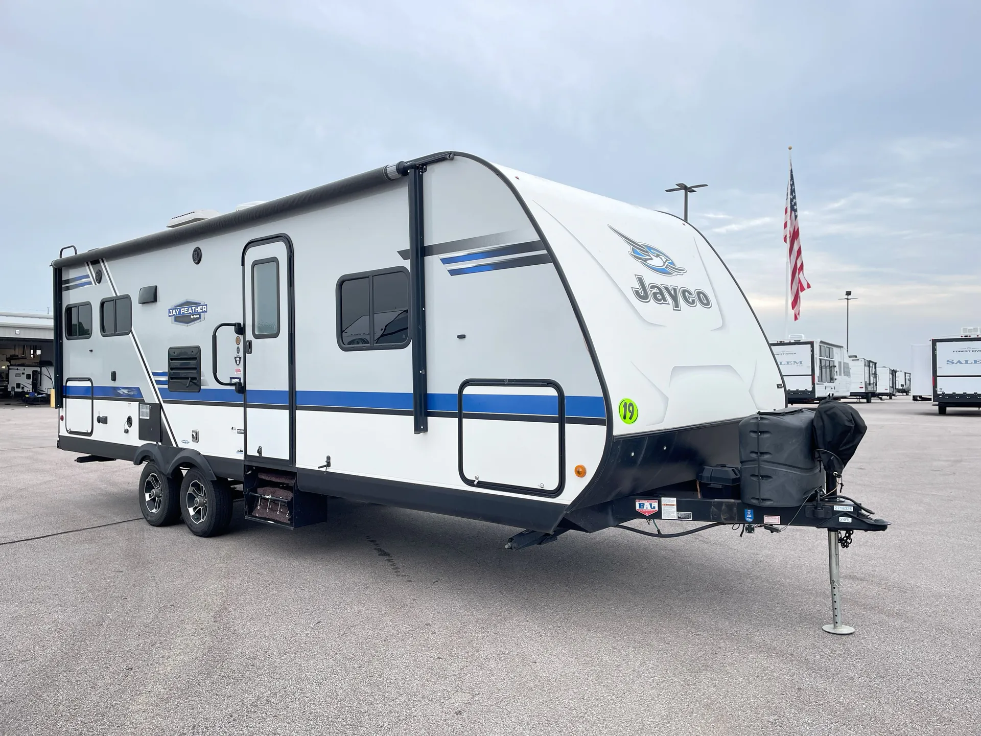 2019 Jayco Jay Feather 24RL - Photo 2