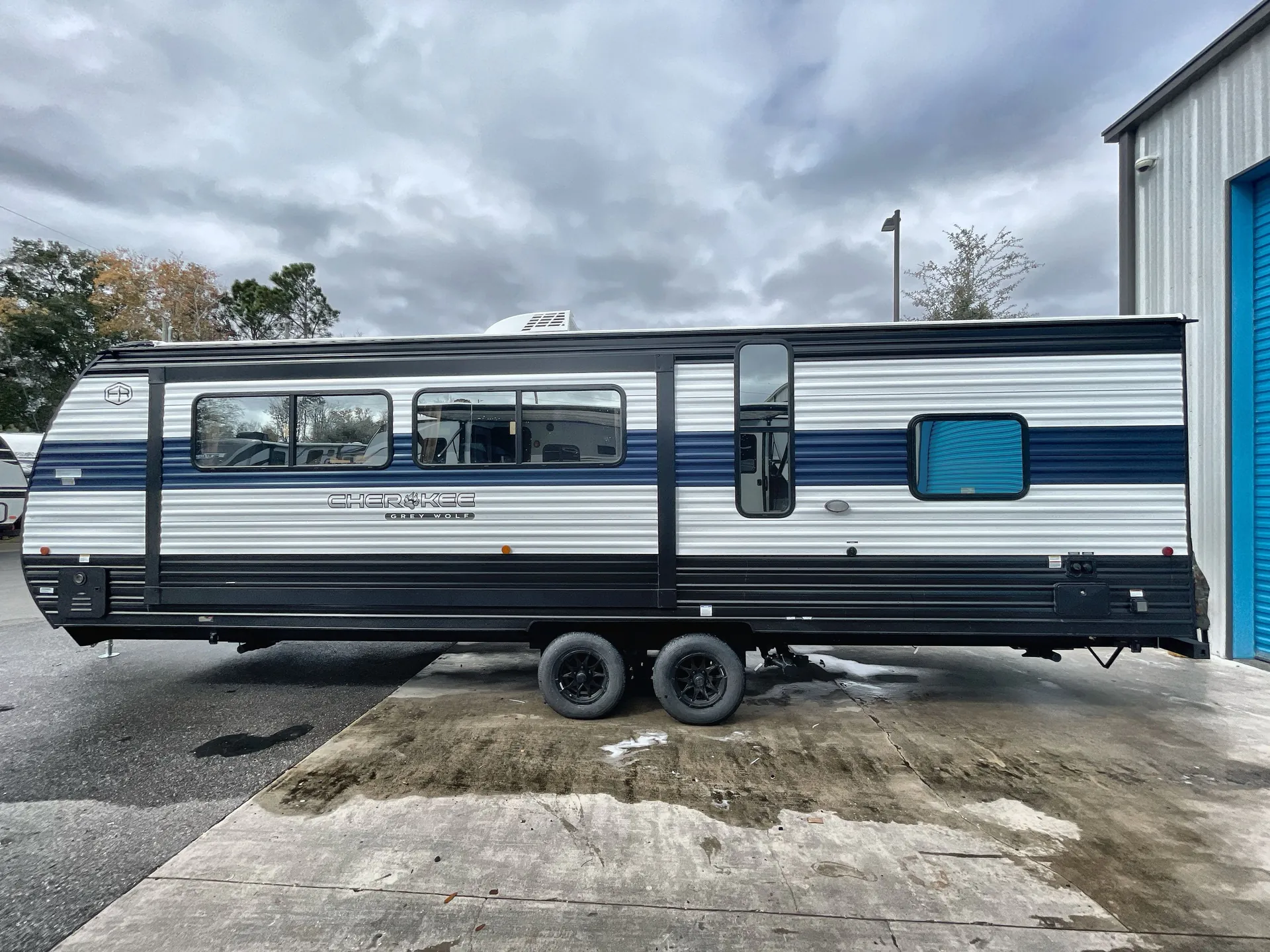 2026 Forest River Cherokee Grey Wolf 27GH - Photo 2