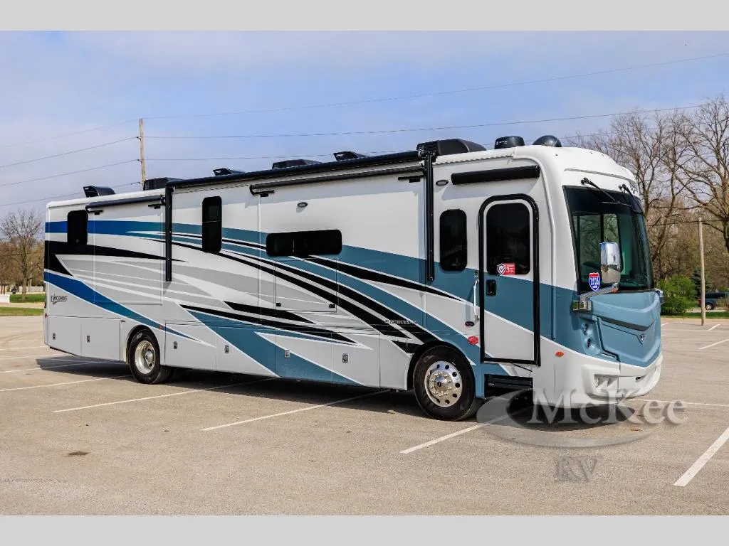 2026 Fleetwood Discovery 38N - Photo 2