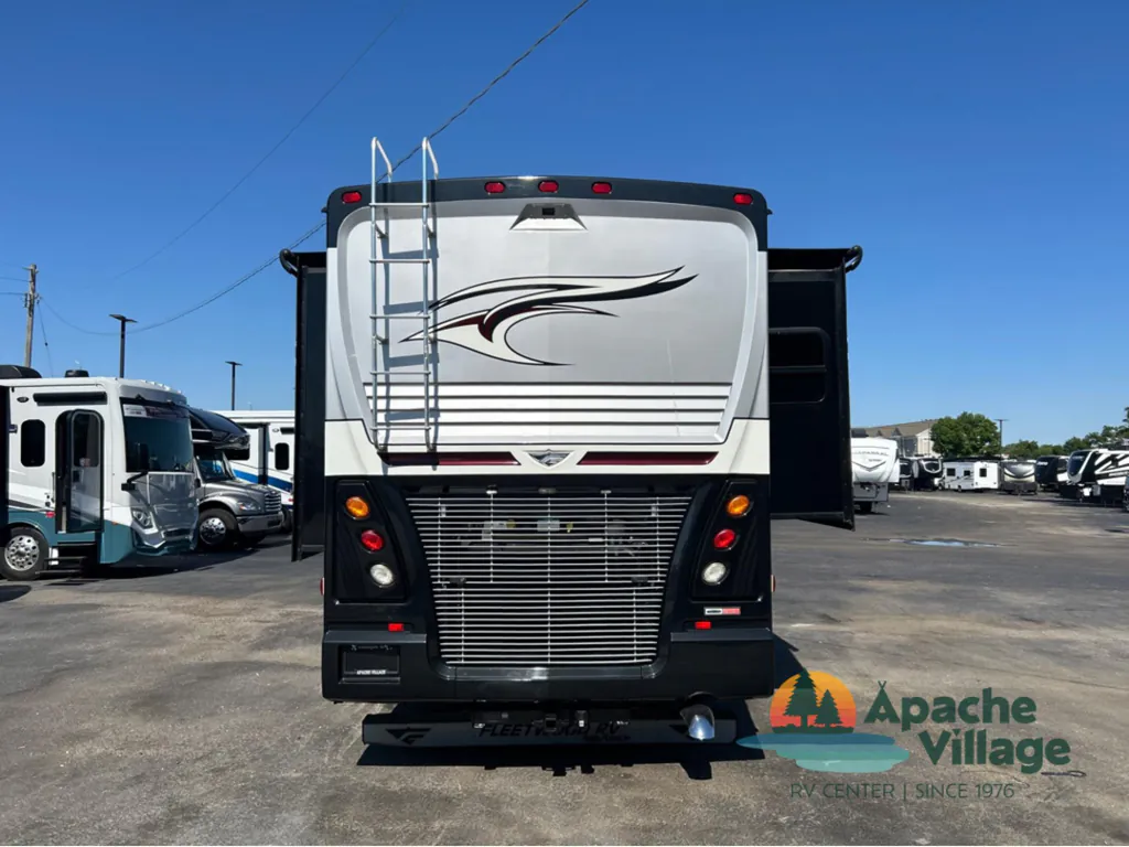2017 Fleetwood Pace Arrow LXE 38F, Photos photo 4