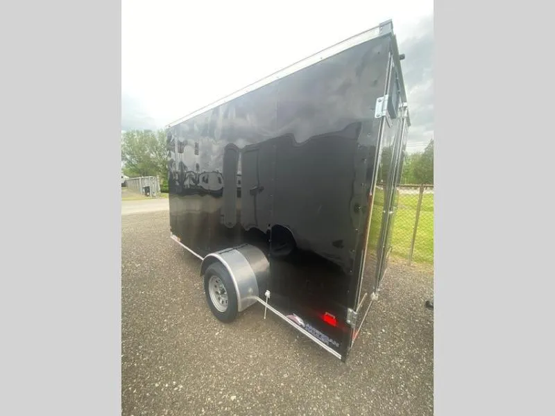 2025 Unknown - Photo 2
