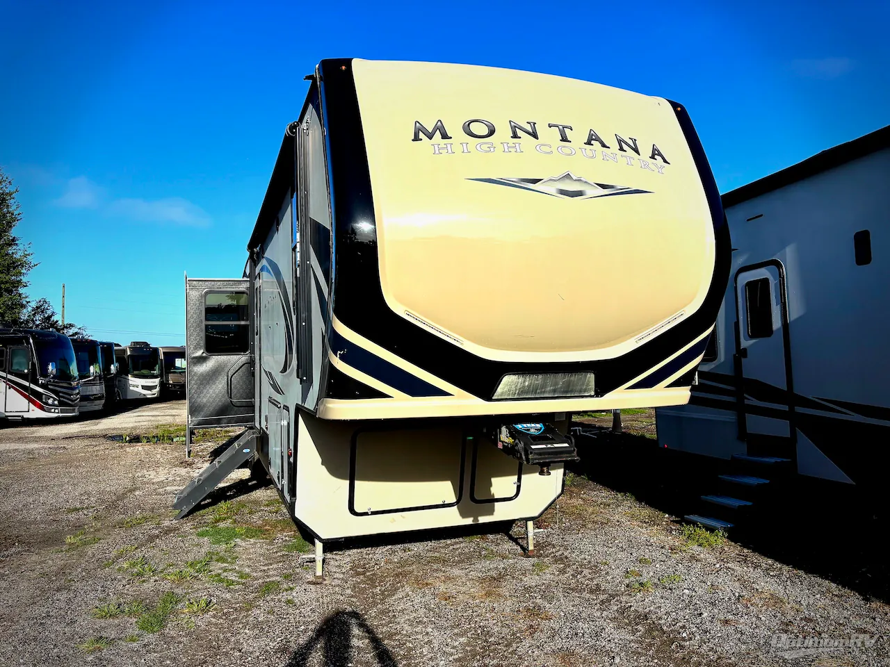 2019 Keystone Montana High Country 364BH - Photo 2