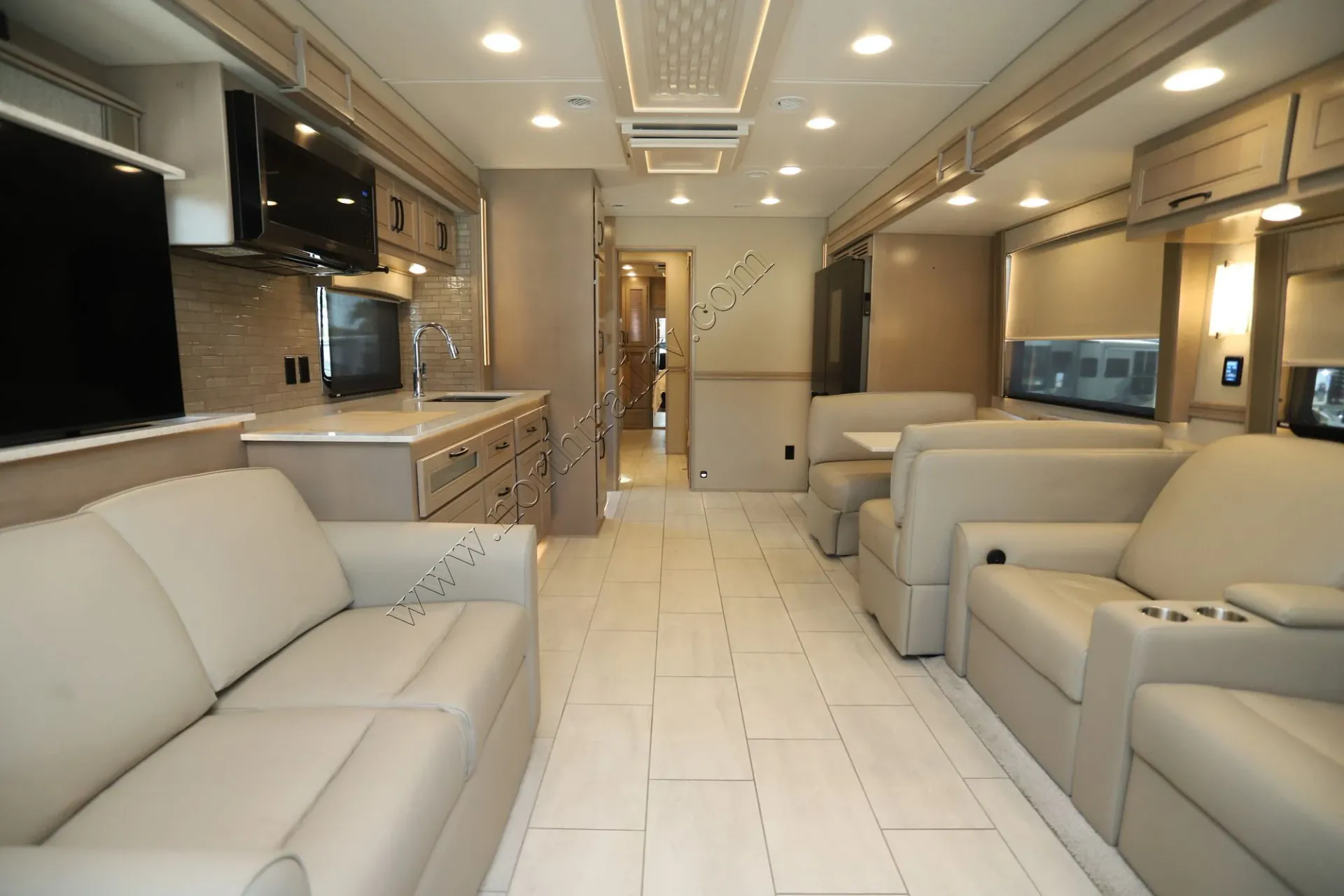 2025 Renegade RV XL 45QS - Photo 4