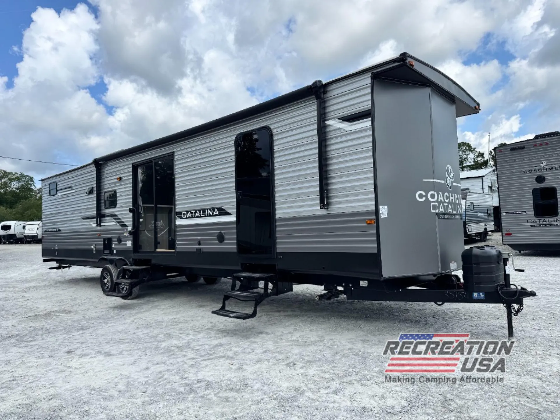 2025 Coachmen Catalina Destination Series 40BHTS2Q - Photo 2