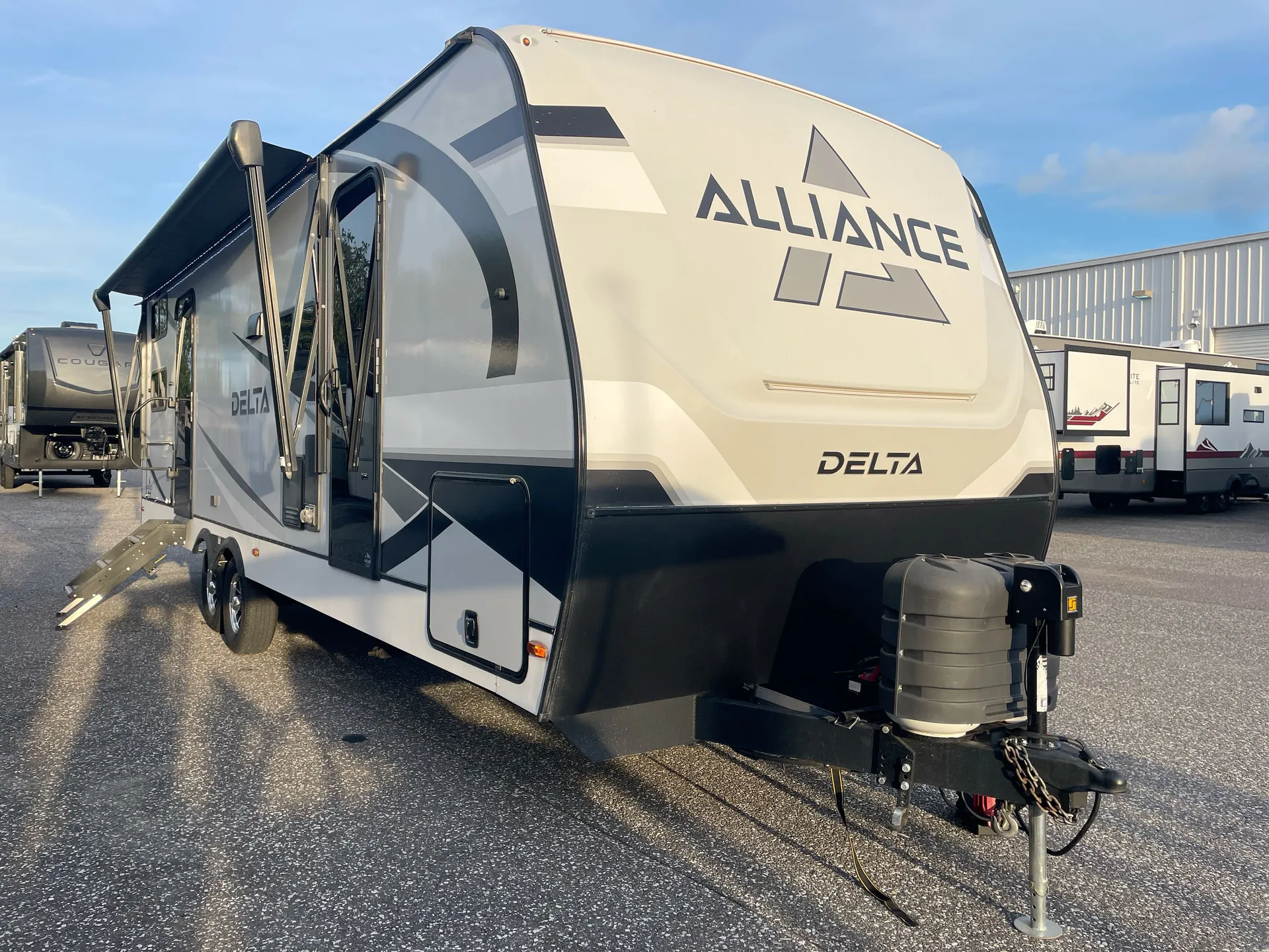 2024 Alliance RV Delta 281BH - Photo 2