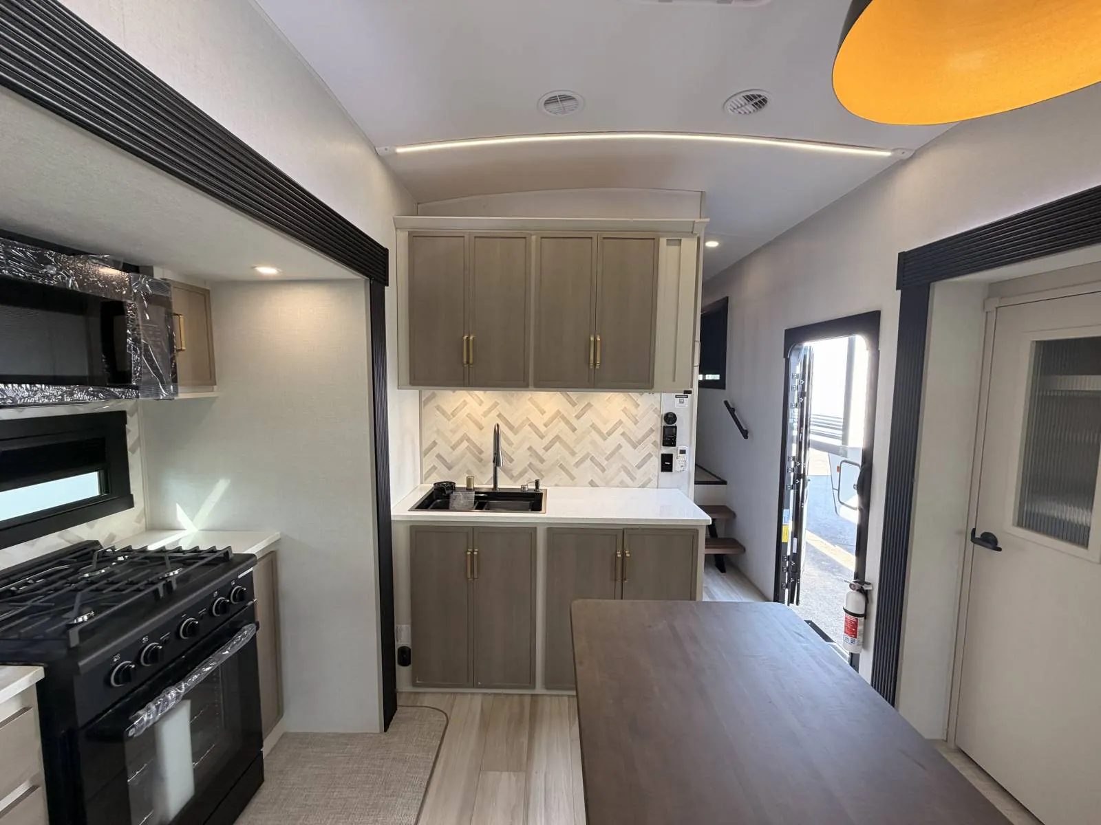 2027 Forest River Salem Hemisphere 373MBRL — Photo 7